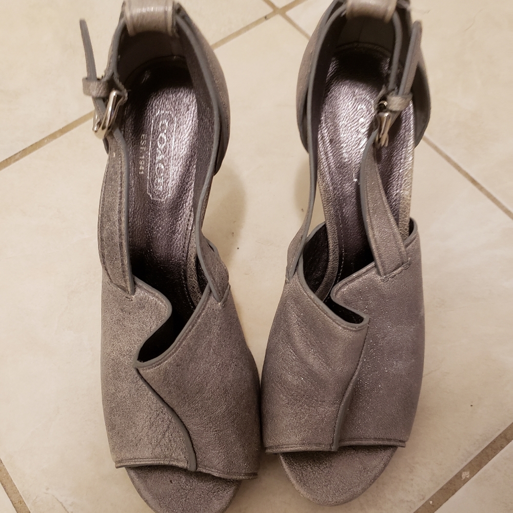 Sandals - Picture 2 of 3